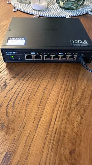 QNAP QSW-2104-2T 10GbE and 2.5GbE Switch. Boxed. Like New