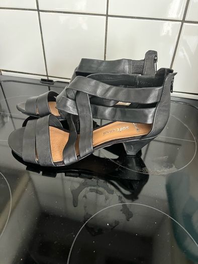 Ladies Clark's shoes size 6.5