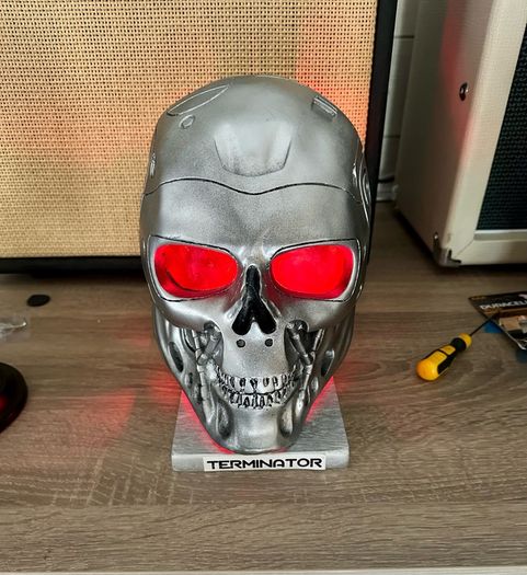 Terminator head display