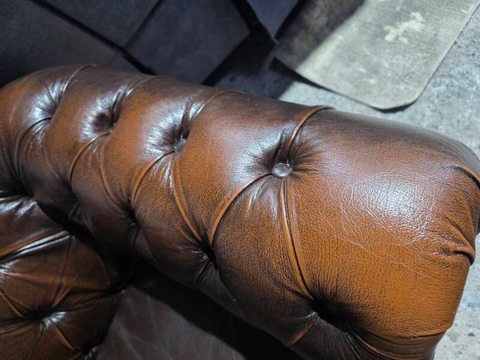 chesterfield armchair tube