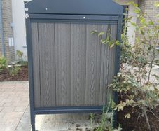 Bin store