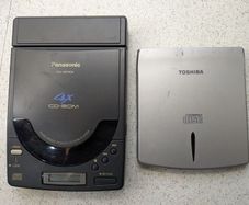 2x cd rom untested spares/repair