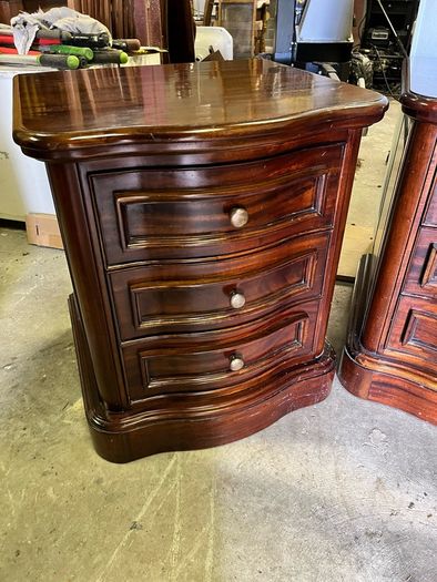 Complete King Size Bedroom Set. Sleigh Bed and Lockers and Chest. Solid Wood