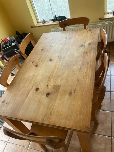 Table and 6 Chairs
