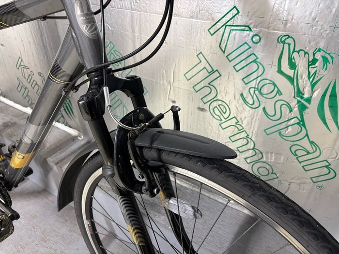 Apollo Guru Gents hybrid bike with lock, mudguards and lights