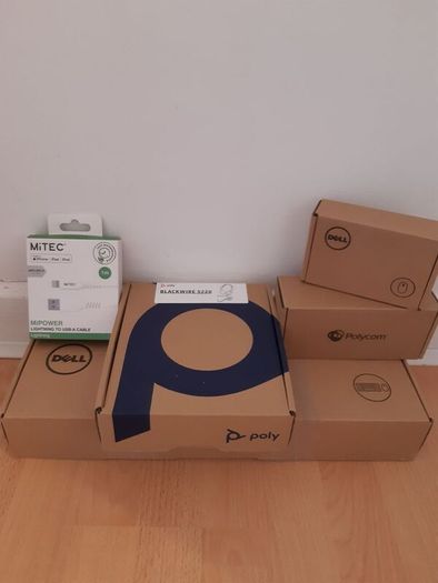 Electronics - Selection of TECH and a Wall Mounted Monitor Bracket/Stand
