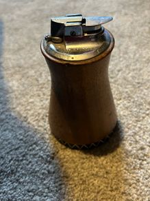 Vintage table top lighter