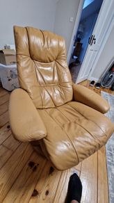 Tan Leather Reclining Chair.