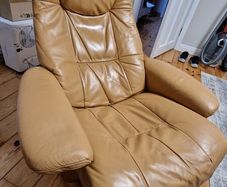 Tan Leather Reclining Chair.