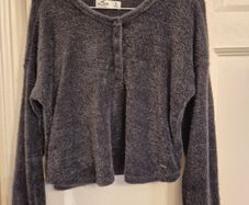 Hollister jumper