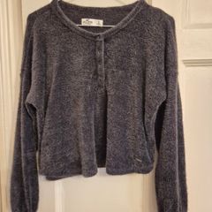Hollister jumper