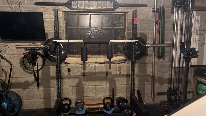 Safety squat bar