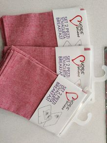 6 red brand new place mats