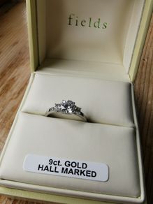 9ct white Gold dress ring