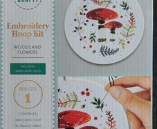 Embroidery hoop kit