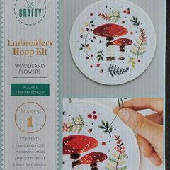 Embroidery hoop kit