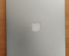 Apple MacBook Air, Model A1466, Intel Core i5, 1.4GHz, 4GB Ram, 128GB SSD, OS X Yosemite, in excellent condition