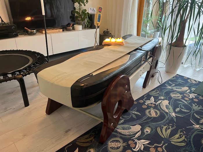Massage bed - Heated with rolling massage