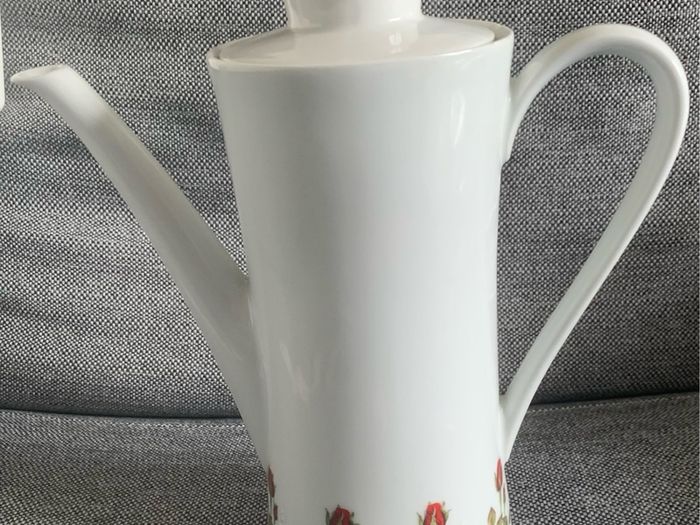 Tea pot