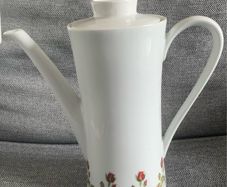 Tea pot