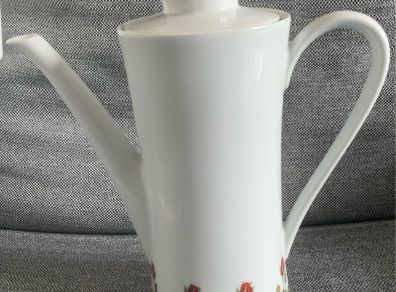 Tea pot