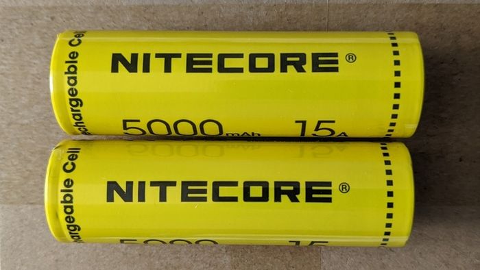 2 x Genuine Nitecore 21700 Li-ion batteries (5000mAh)