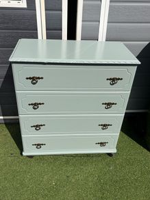 Chest of drawers