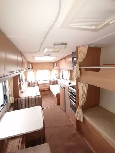Swift Charisma Caravan