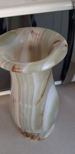 Beautiful Heavy Onyx Vase