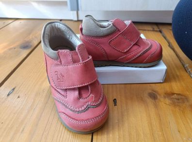 Baby shoe (size 4/eu20)