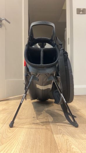 Taylormade R7 Irons and Taylormade stand Bag