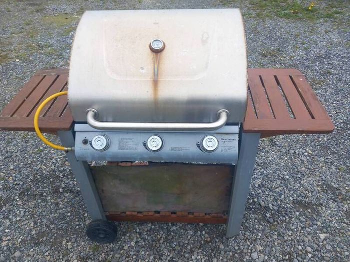 Gas barbecue
