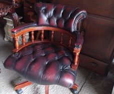 Captain chair