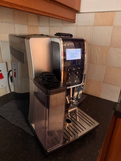 Delonghi  Dinamica Coffee Machine