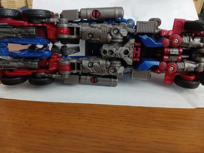 Transformer Studio Series Optimus Prime