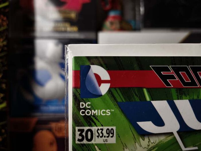 Justice League ! Issue #30 ! Cameo Appearance of Jessica Cruz as Power Ring ! 2014 ! by DC Comics !