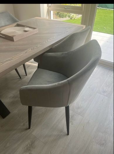Dinning Table and Chairs
