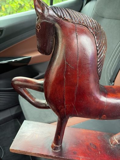 Free wooden horse