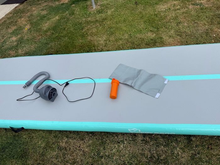 Air track mat