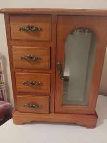 Jewellery box