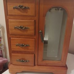 Jewellery box