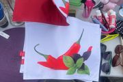 4x chilli / white -red table sets