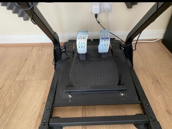 thrustmaster t300 rs