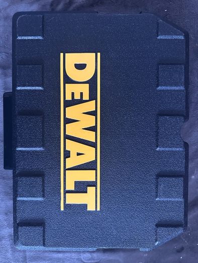 DEWALT DCLE34031D1-GB 18V 1 x 2Ah Li-Ion XR Green Self-Levelling Multi-Line Laser Level