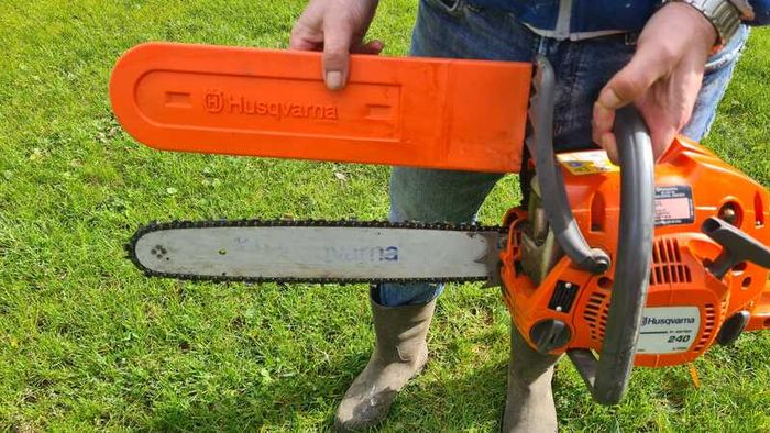 Husqvarna 240 x-torq 14" petrol chainsaw