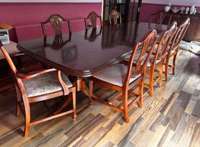 Beautiful Table and Chairs