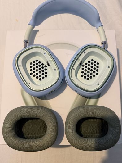 Airpods Max (Lighting) - Amazing Condition