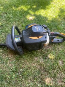 hedge cutter