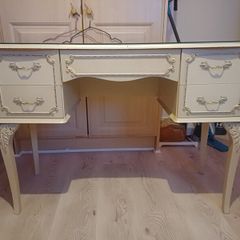 french style dressing table