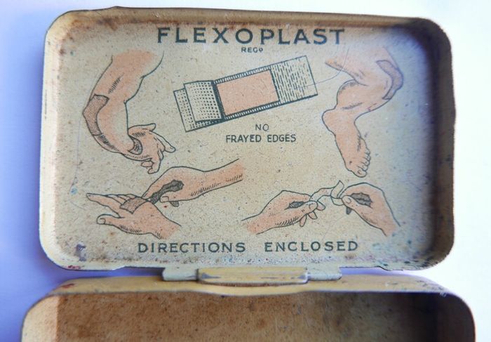 Vintage Flexoplast Plaster Tin, Vintage Advertising, Medical, Dressing